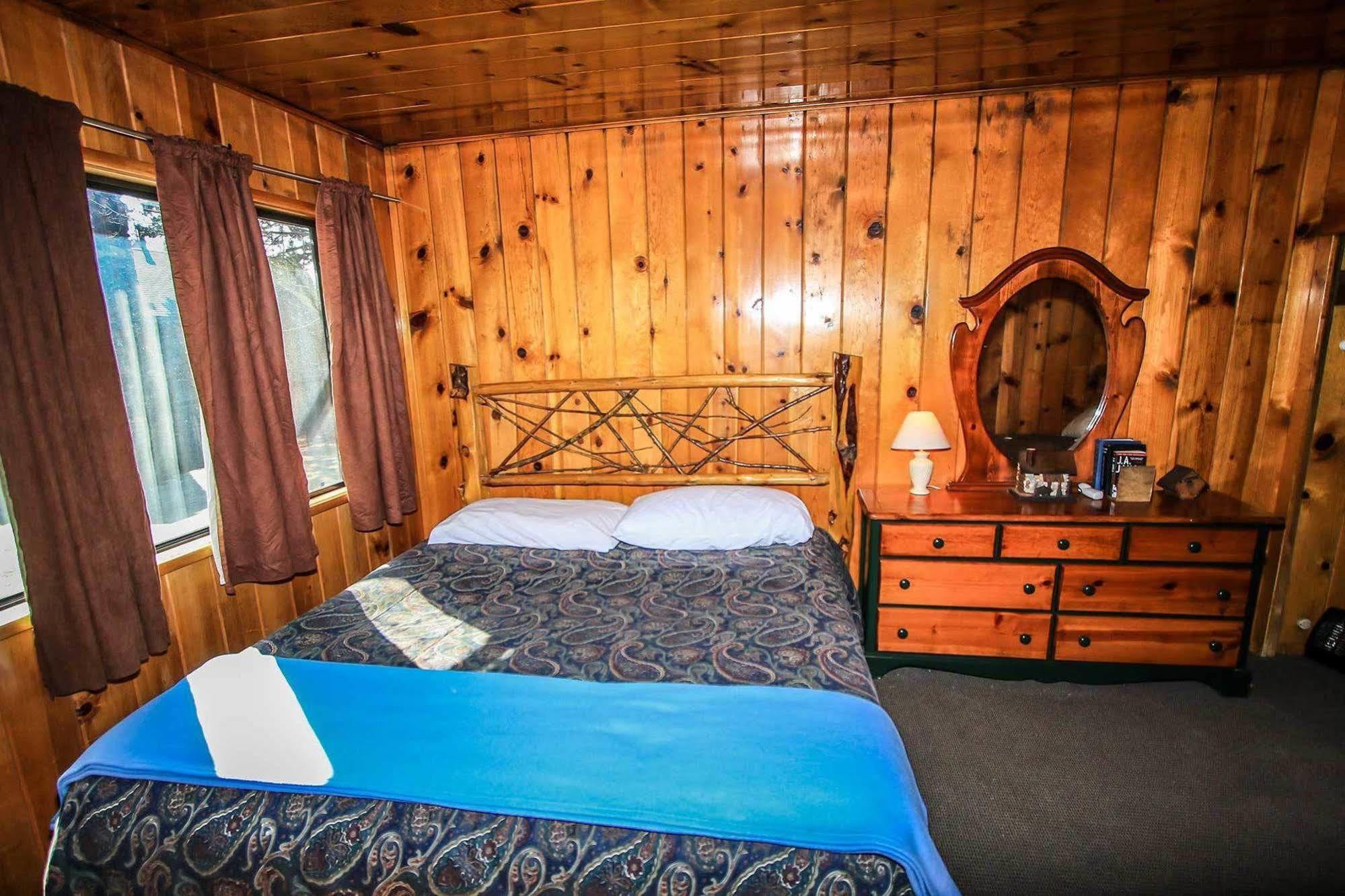 Shore Acres Lodge Velké Medvědí jezero Exteriér fotografie